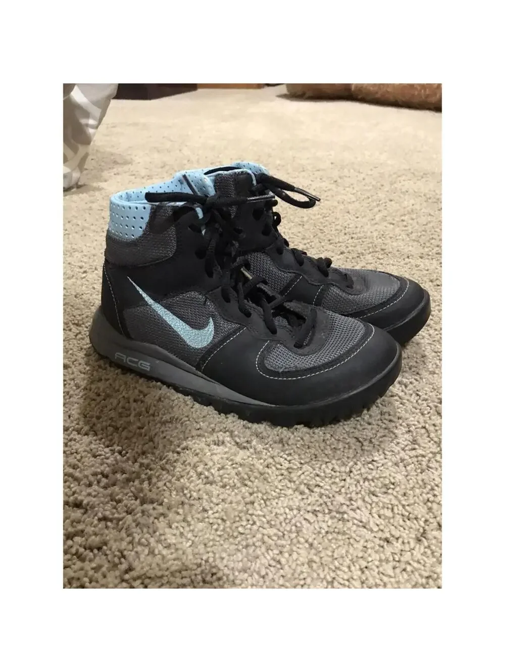 Boys NIKE ASG gray / light blue shoes size 6Y booties
